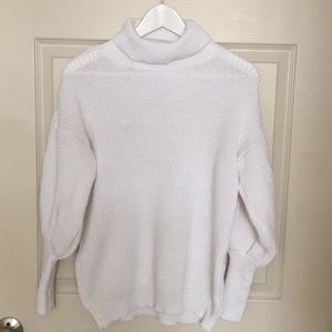 Loosely store never worn white wide sleeve sweater